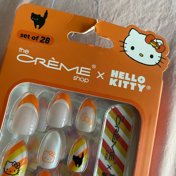 NIB, Hello Kitty x the Creme Shop Set of Halloween Press On Nails Stiletto NWT - Picture 3 of 7